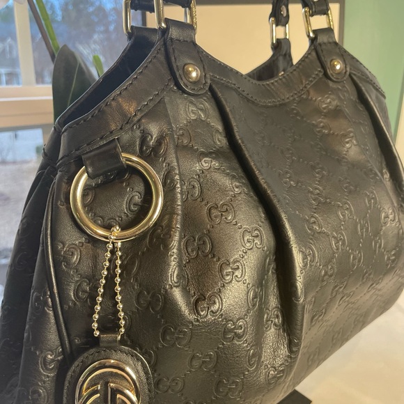 Gucci Black Leather Sukey Handbag - Picture 9 of 16